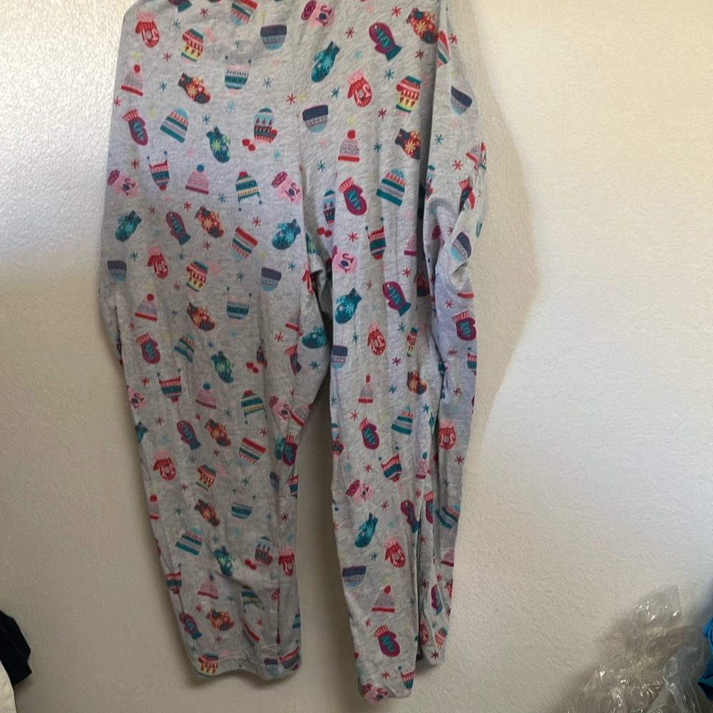 FINAL MARKDOWN Secret treasures sleep slacks 3x